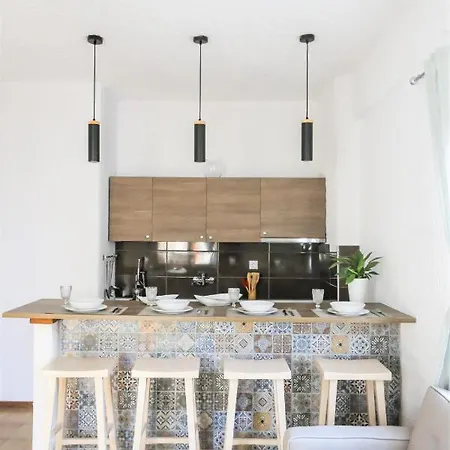 Beachfront Deluxe Apt.