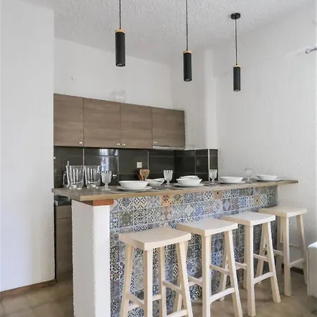 Beachfront Deluxe Apt. *