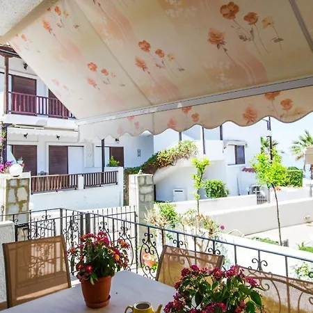 Beachfront Deluxe Apt. Apartament Pefkochori