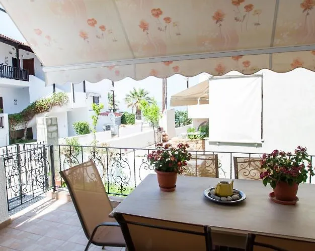 Beachfront Deluxe Apt.