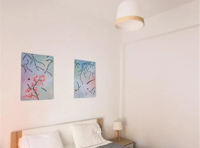 Beachfront Deluxe Apt. *